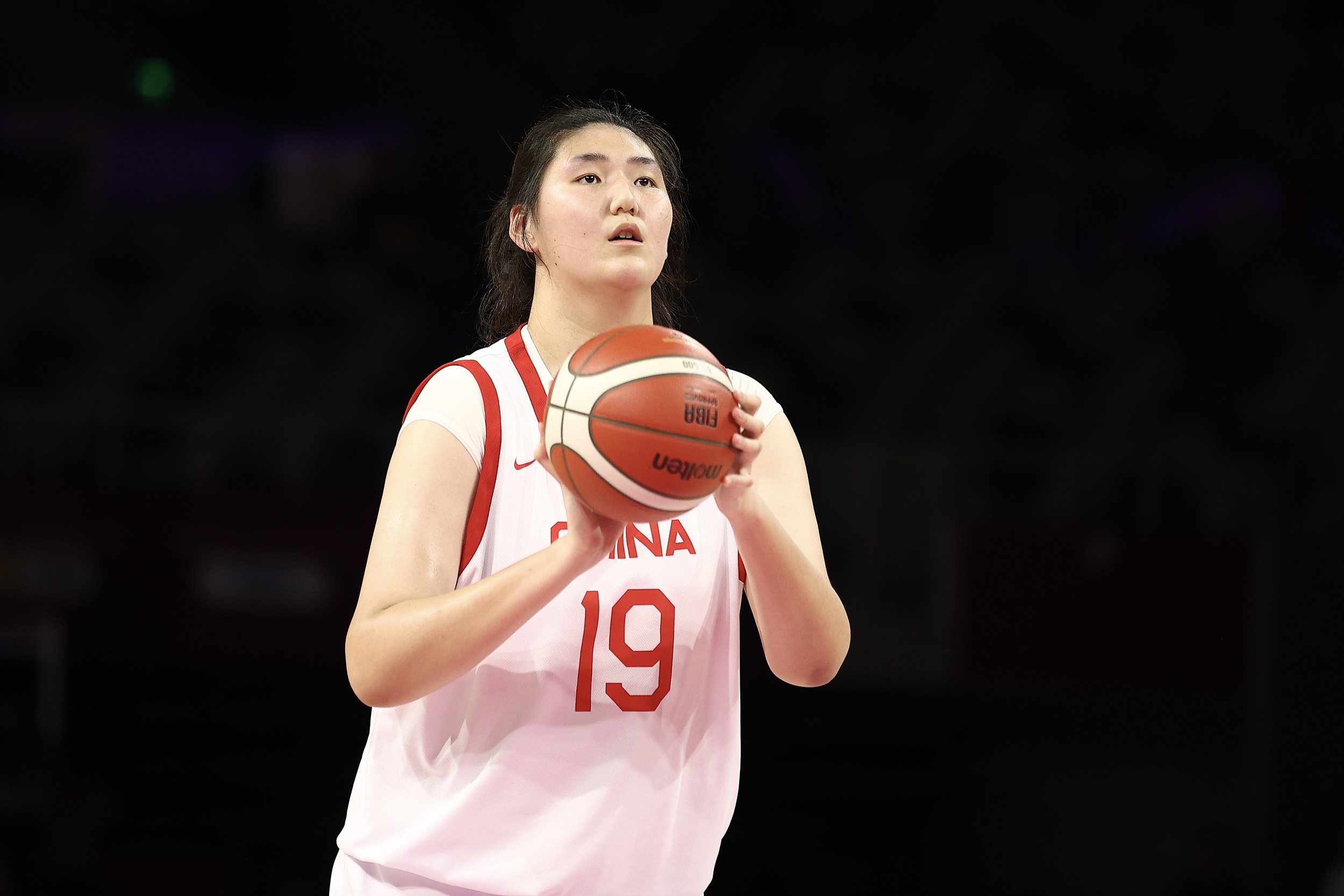 开云APP-媒体人点出张子宇问题：跟进和抢篮板不太好，经常抢不到位置