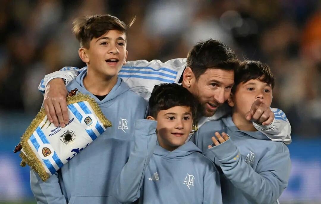 开云在线-告别战！梅西带领阿根廷赢得了世界杯、美洲杯、欧美杯、奥运会、世青赛