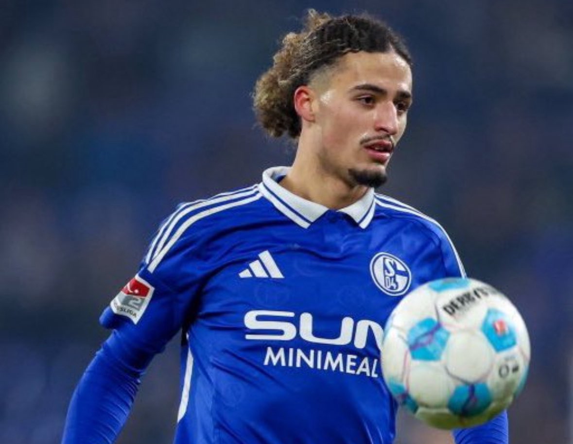 kaiyun-HWG！罗马诺：贝西克塔斯签下沙尔克04后卫布卢特